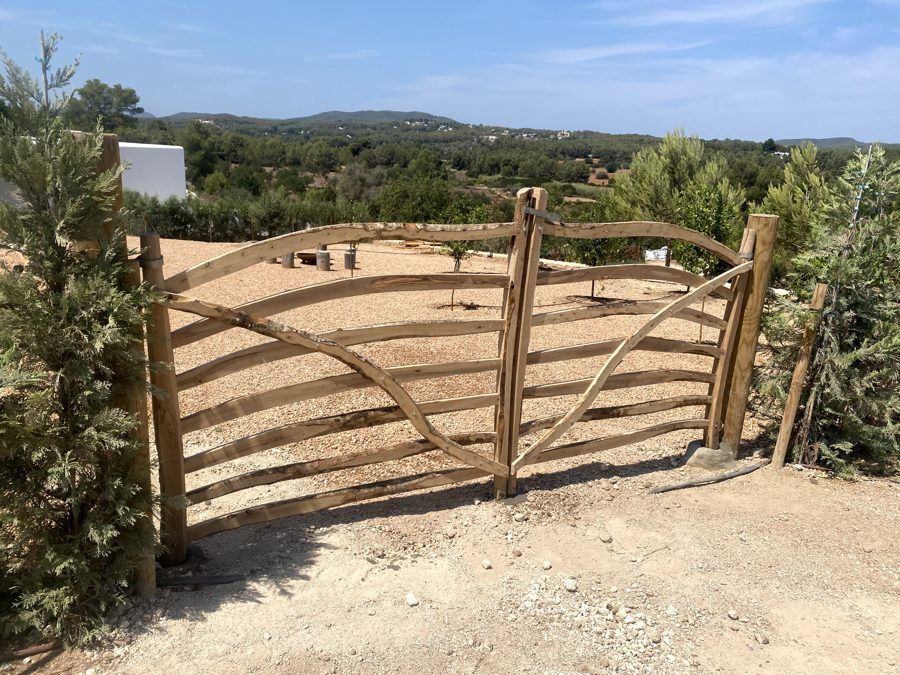 Ibiza: cuando la puerta cruza el mar